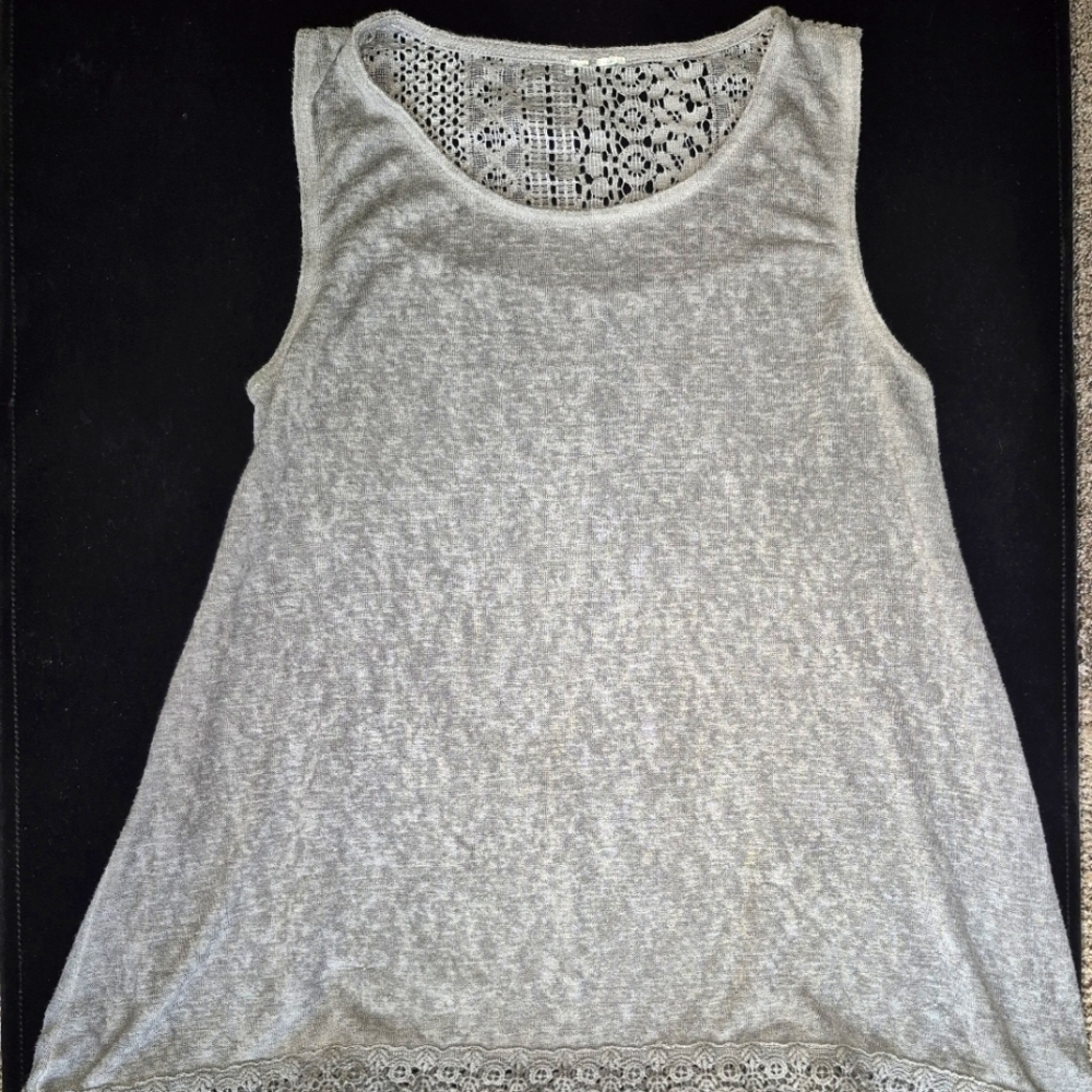 Junior's Lace grey tank top